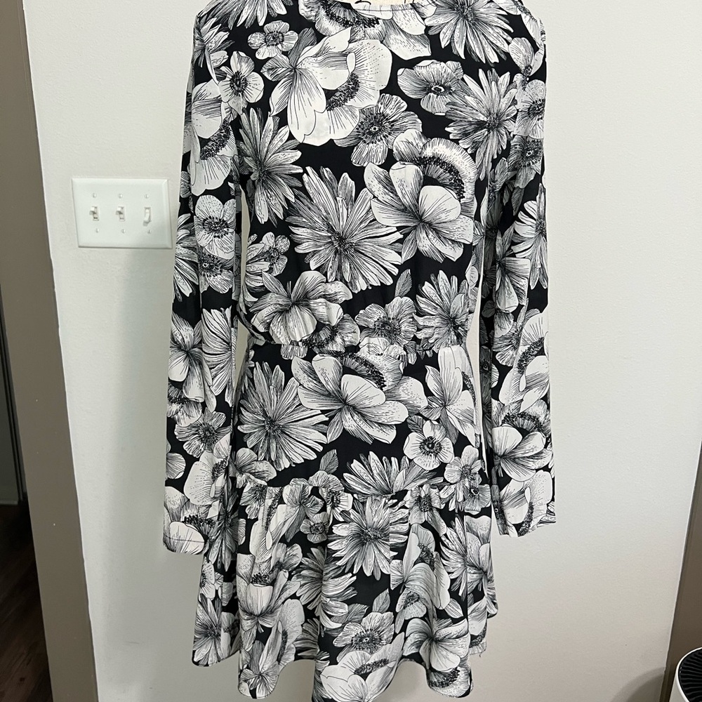 Floral Black and White Long Sleeve Dress